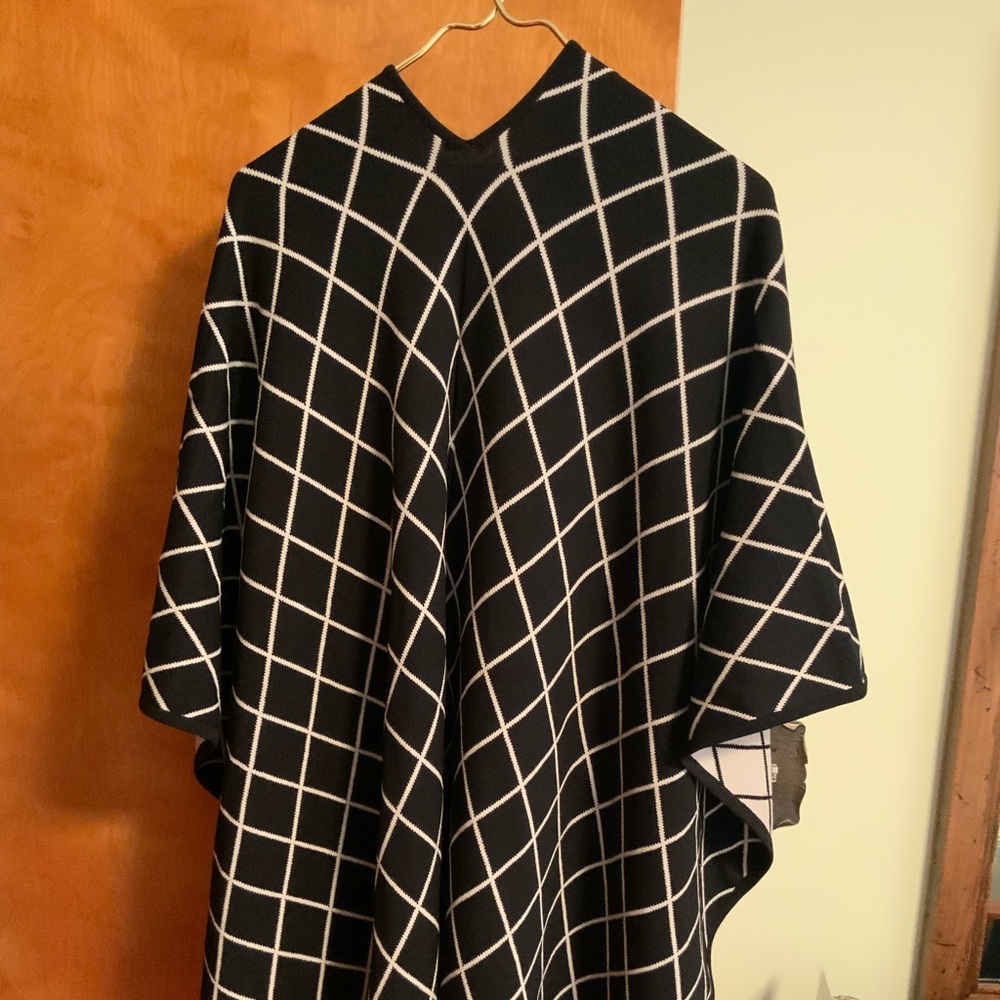 Reversible Shawl/Jacket - Picture 4 of 6